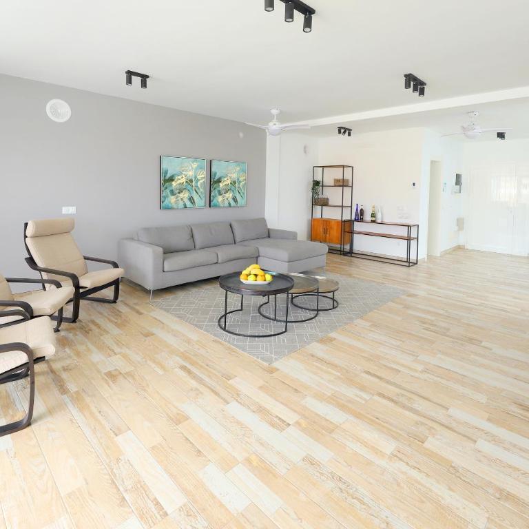 Bella, modern 4 bed Playa Blanca - Villa - 17