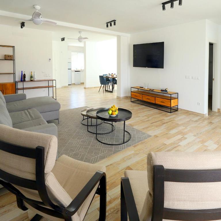Bella, modern 4 bed Playa Blanca - Villa - 26
