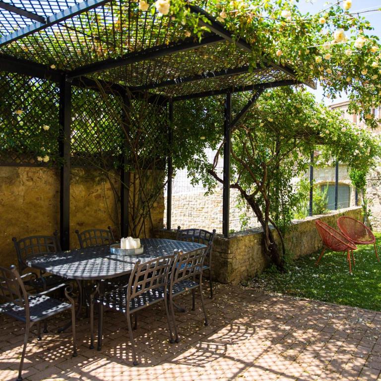 The Tower's Garden - One-Bedroom Apartment - 9