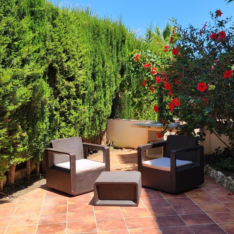 DELUXE Studio ATHOS 50 MP Garden patio BENALMADENA Golf & Beach - Habitación Doble con vistas al jardín - 8
