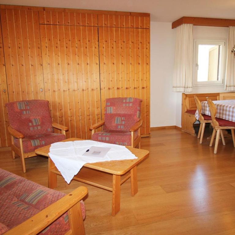 Residenza Lagrev 1 1 2 Zimmerwohnung Nr 011 - Typ 15A - Hochparterre - N W - Apartment mit Blick auf die Berge - 1