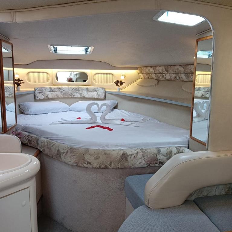 Diagonal Mar Sailboat - Mobile Home - 1