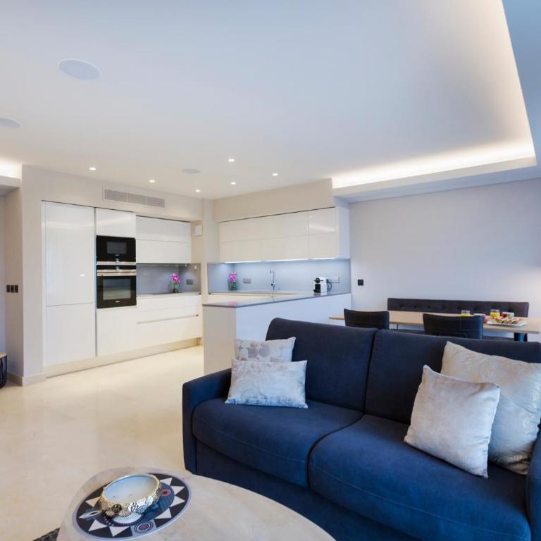 Luxury garden apartment 2BR in the best development of Cap d'Antibes-Juan les Pins - Two-Bedroom Apartment - 11