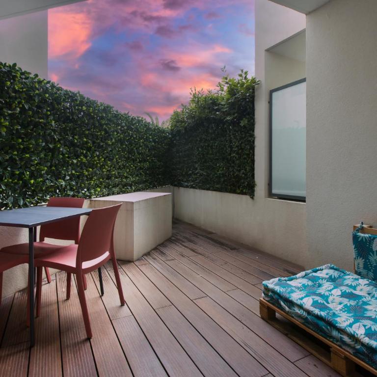 Luxury garden apartment 2BR in the best development of Cap d'Antibes-Juan les Pins - Two-Bedroom Apartment - 18
