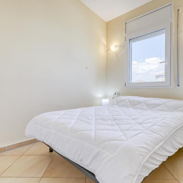 Port Petit 10 Empuriabrava Amarre 3x8 -Immo Barneda - Casa con 1 dormitorio - 18