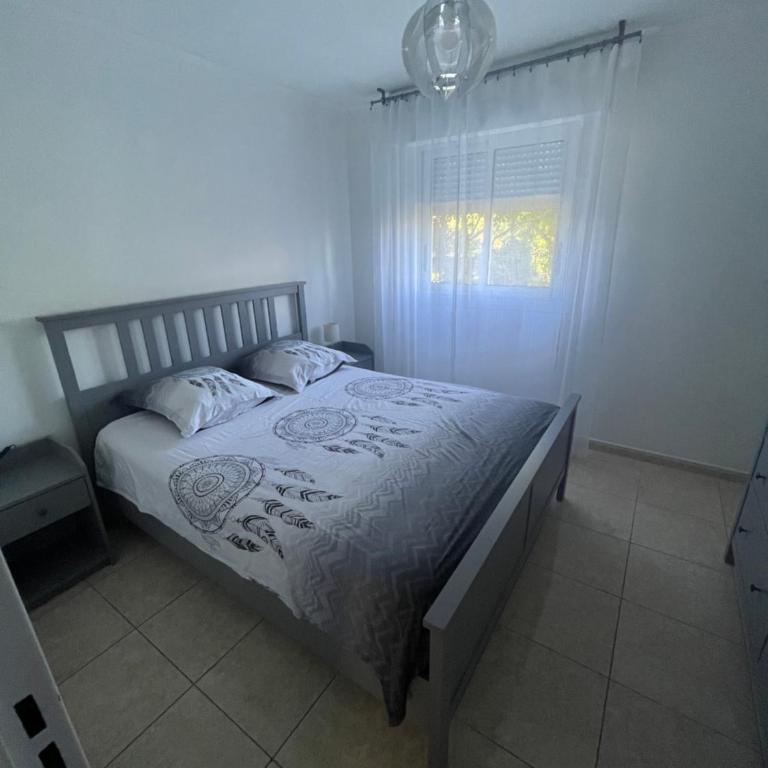 Superbe 3 pièces épurée de 65 m2, refait à Neuf, dans residence calme, climatisé, place de parking privée, à 800 m de la plage - Two-Bedroom Apartment - 6