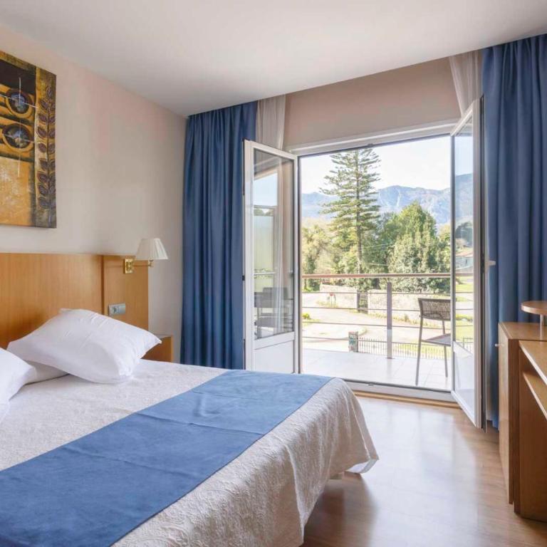 Villa De Llanes - Double or Twin Room with Terrace - 2