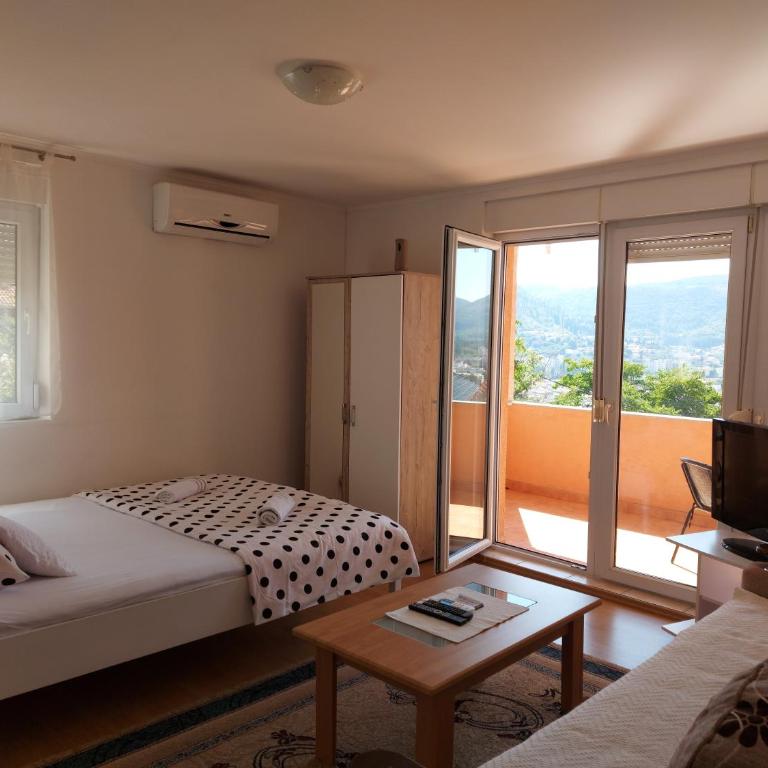 MD Apartments - One-Bedroom Apartment - 2