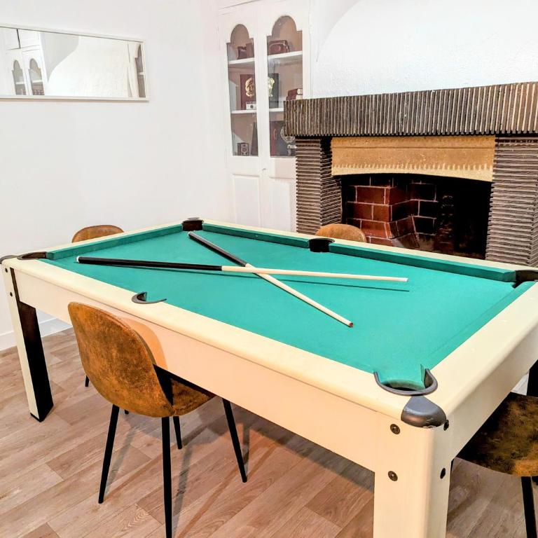 Le 39 Victor Hugo by GC - Grand F4 Cosy avec Billard & wifi - Appartement 3 Chambres - 5