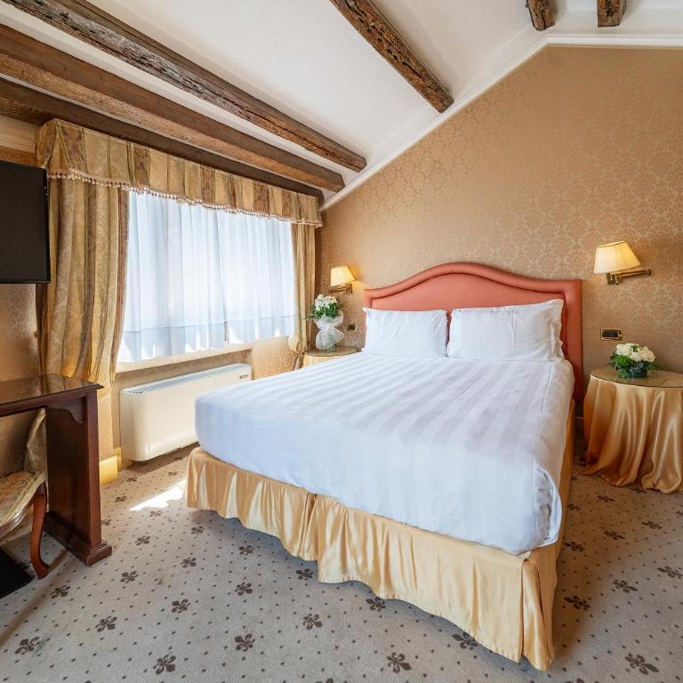 Hotel Colombina - Camera Deluxe - 2