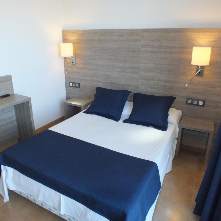 Hotel Risech - Habitación Doble con vistas al mar - 1 o 2 camas - 2