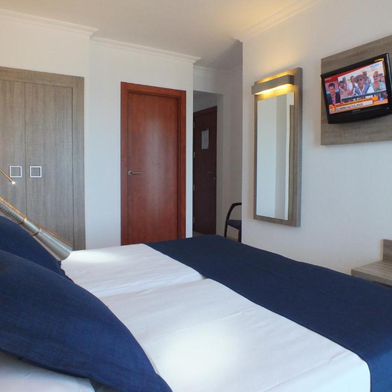 Hotel Risech - Habitación Doble con vistas al mar - 1 o 2 camas - 5