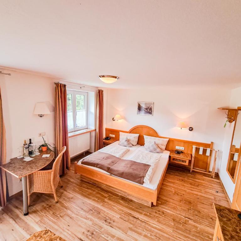 Berghotel Sonnenklause - Doppelzimmer mit eigenem Bad - 4