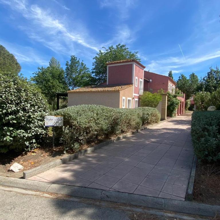 Joli Appartement 27m2 Terre d'Ocre en village vacances en Camargue - Appartamento con 1 Camera da Letto - 6