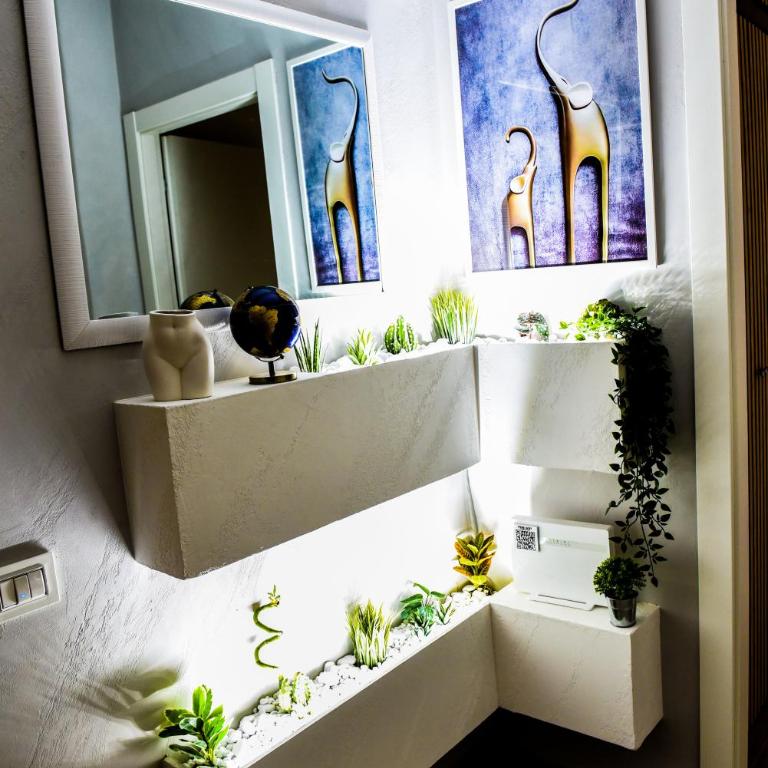 La Via Di Mezzo - Two-Bedroom Apartment - 7