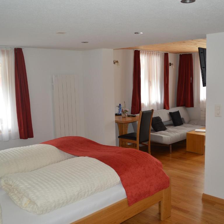 Hotel Grimsel - Superior Doppelzimmer mit Balkon - 8
