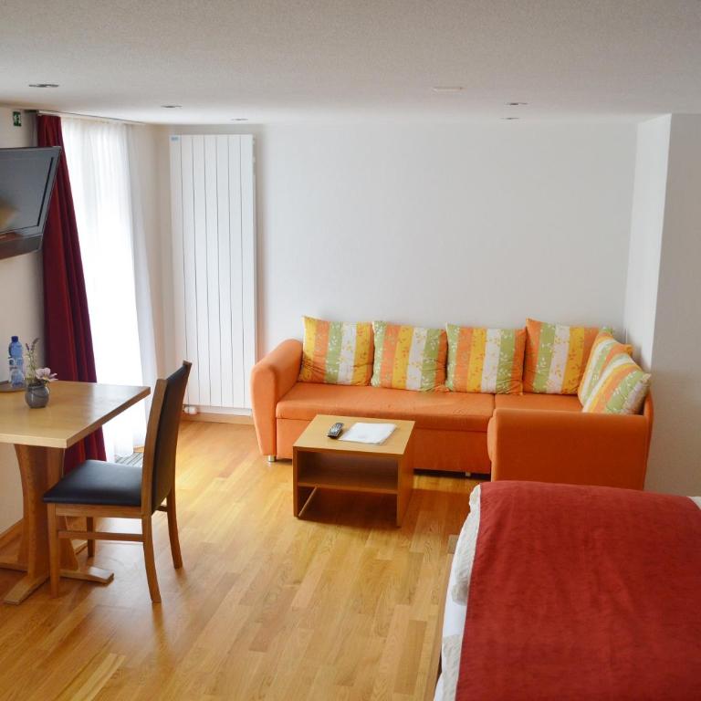 Hotel Grimsel - Superior Doppelzimmer mit Balkon - 7