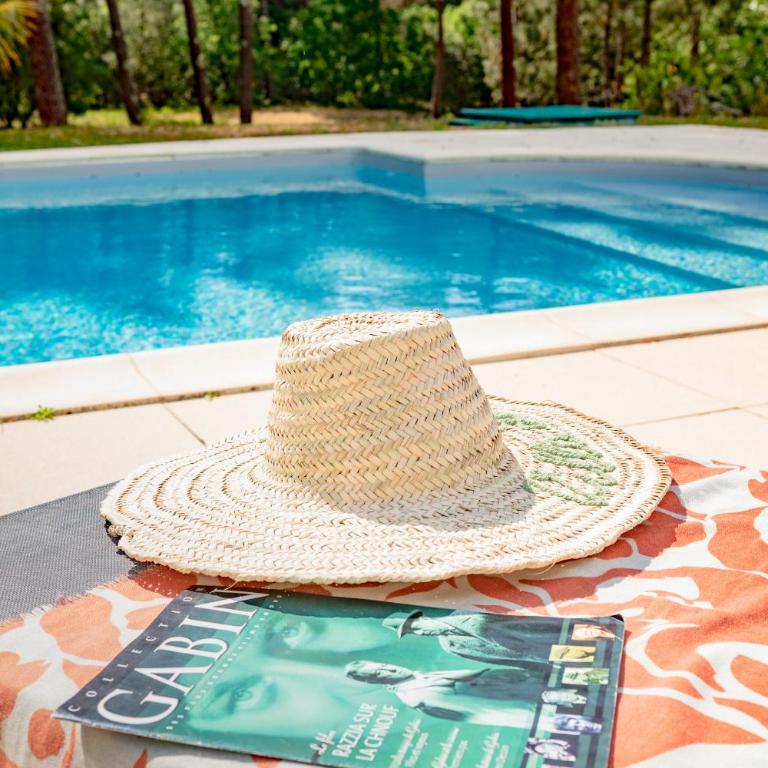 Belle villa familiale rénovée dans cadre exceptionnel-AG15 - Villa avec Piscine Privée - 2