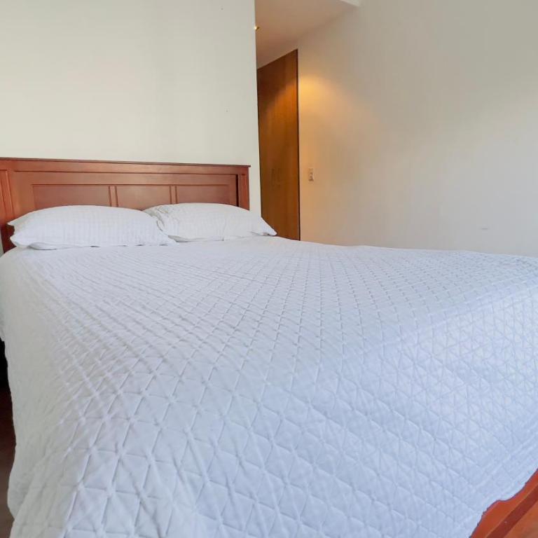 Departamento de lujo 3 dormitorios, 5 camas, 1 sofá cama, 11 personas, con terraza abierta, wiffi y parking free - Three-Bedroom Apartment - 36