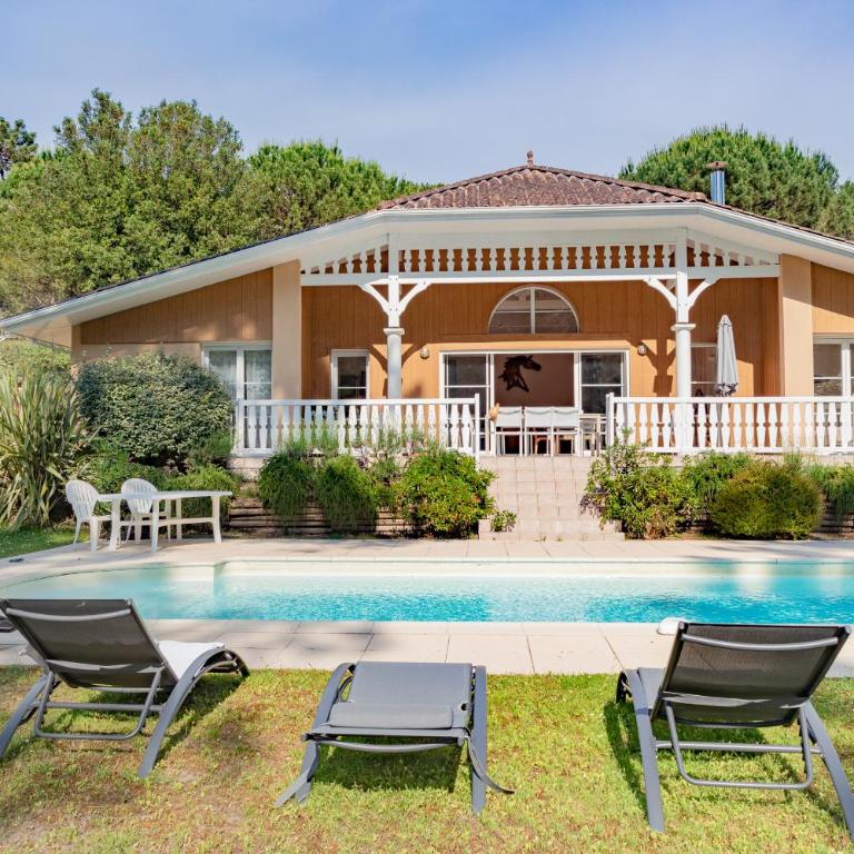 villa piscine chauffée 10pers dans cadre exceptionnel-AG19 - Villa with Private Pool - 1