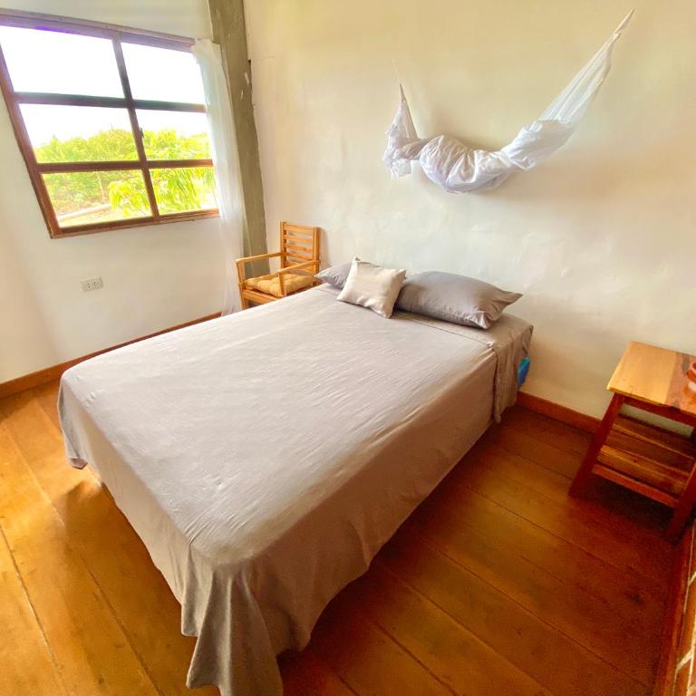 Casa de Orion - Queen Room with Shared Bathroom - 13