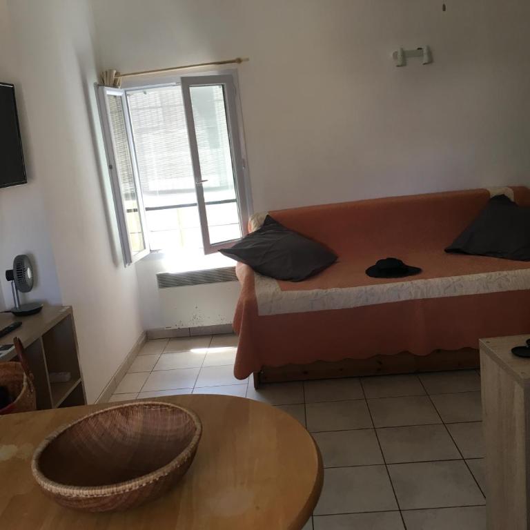 Nîmes centre sur les toits - clim mobile - Studio Apartment - 1