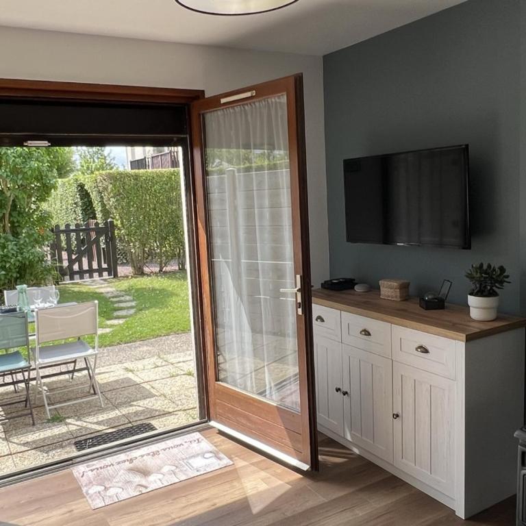 **Cottage 6 pers à Cabourg - Proche plage et thalasso, jardin, parking, Wi-Fi gratuit** - FR-1-487-358 - Apartment - 1