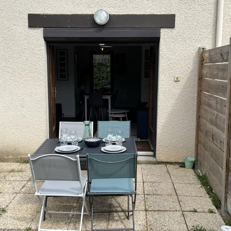 **Cottage 6 pers à Cabourg - Proche plage et thalasso, jardin, parking, Wi-Fi gratuit** - FR-1-487-358 - Apartment - 4