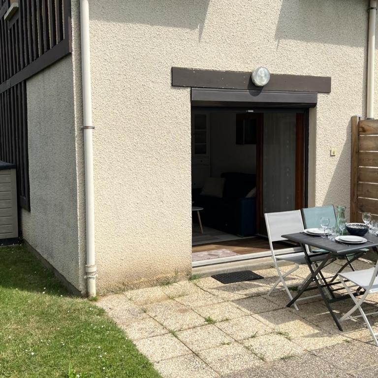 **Cottage 6 pers à Cabourg - Proche plage et thalasso, jardin, parking, Wi-Fi gratuit** - FR-1-487-358 - Apartment - 6