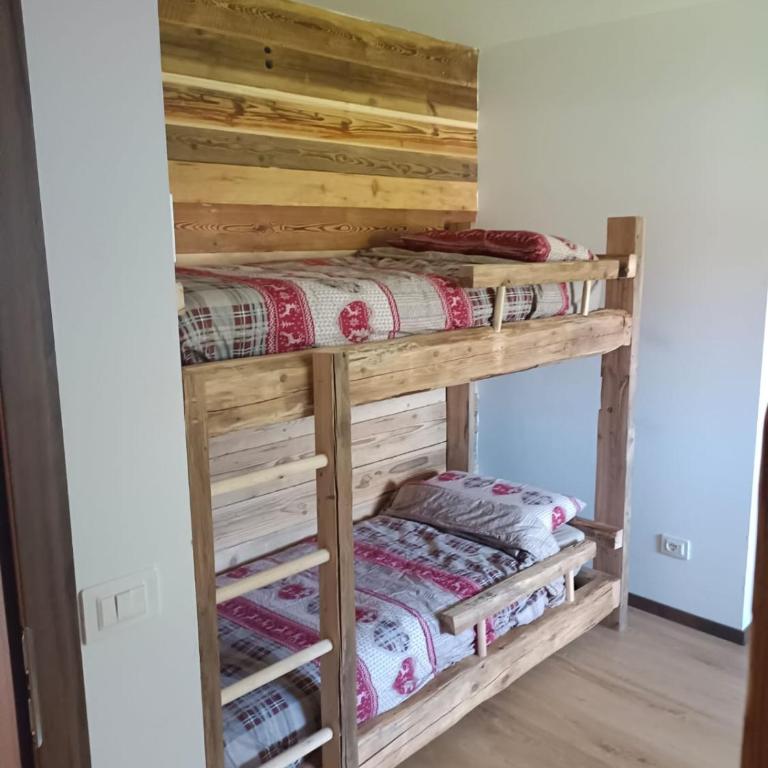 AlBy&B - Vierbettzimmer mit eigenem Bad - 1