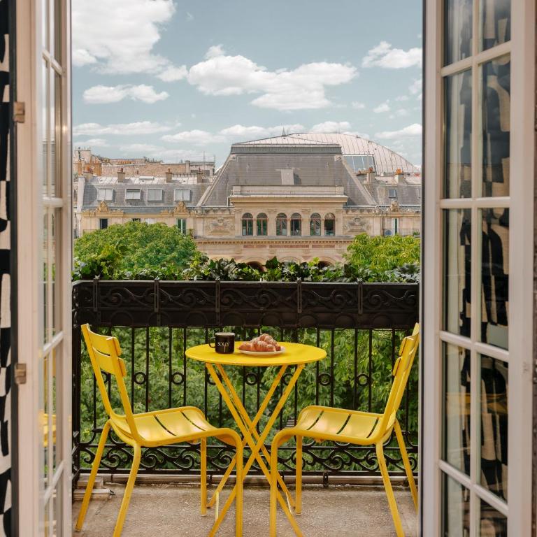 Solly Hôtel Paris - Chambre Double Confort avec Balcon - Vue sur Paris - 4