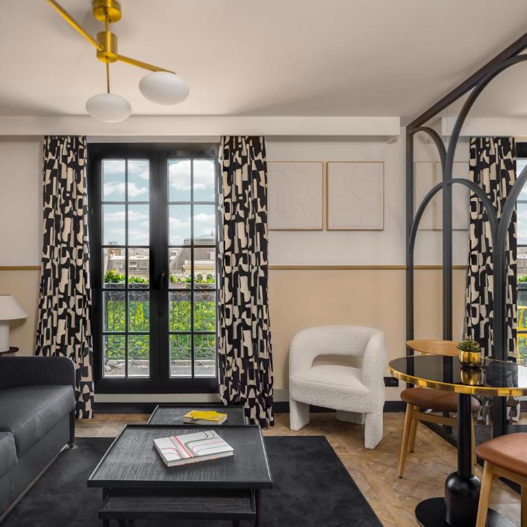 Solly Hôtel Paris - Suite Junior avec Balcon - Vue sur Paris - 4