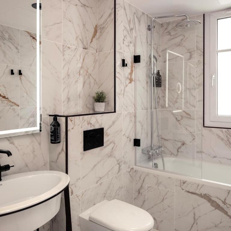 Solly Hôtel Paris - Chambre Double Confort avec Terrasse - 3