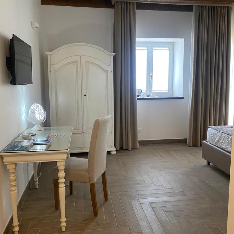Suite il ritrovo dei poeti - Deluxe Double Room with Side Sea View - 13