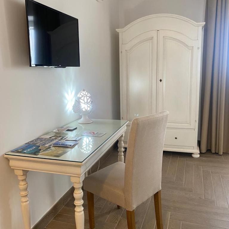 Suite il ritrovo dei poeti - Deluxe Double Room with Side Sea View - 14