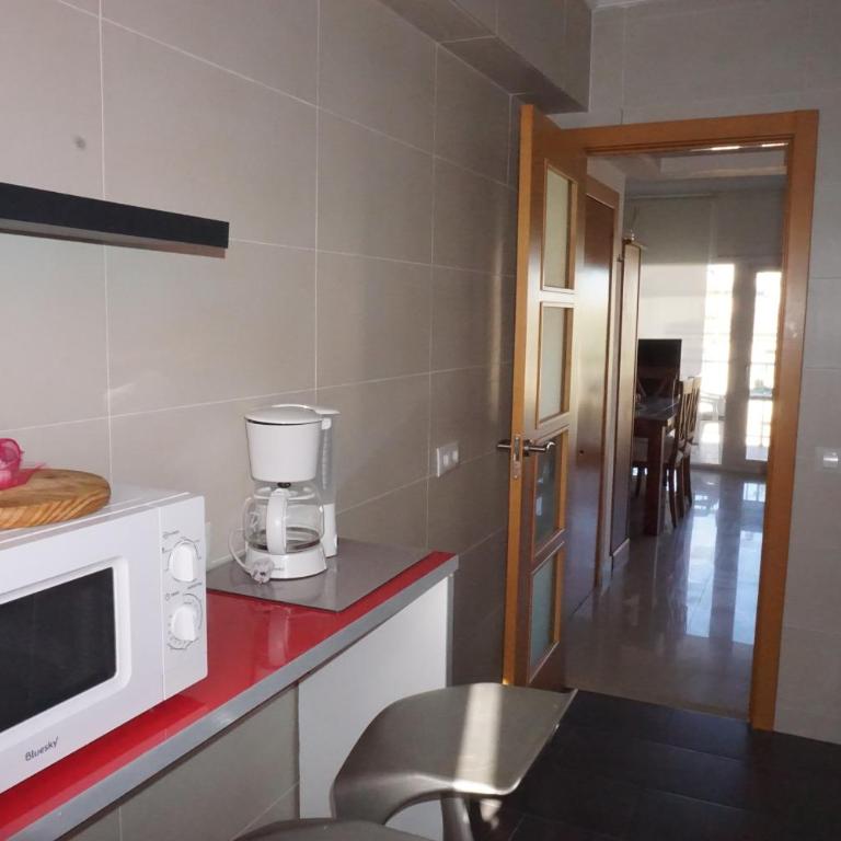 Apartamento Maria Elena a sólo unos pasos de la playa Les Bovetes - Two-Bedroom Apartment - 10