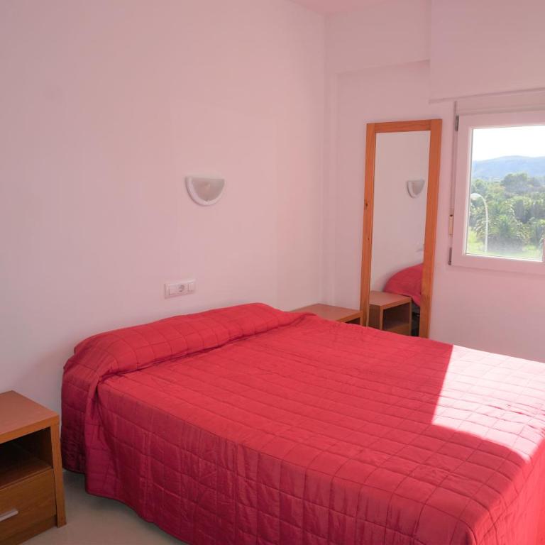 Apartamento Maria Elena a sólo unos pasos de la playa Les Bovetes - Two-Bedroom Apartment - 15