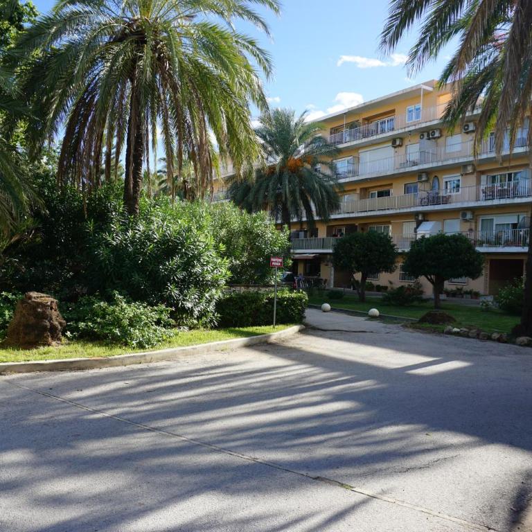 Apartamento Maria Elena a sólo unos pasos de la playa Les Bovetes - Two-Bedroom Apartment - 21