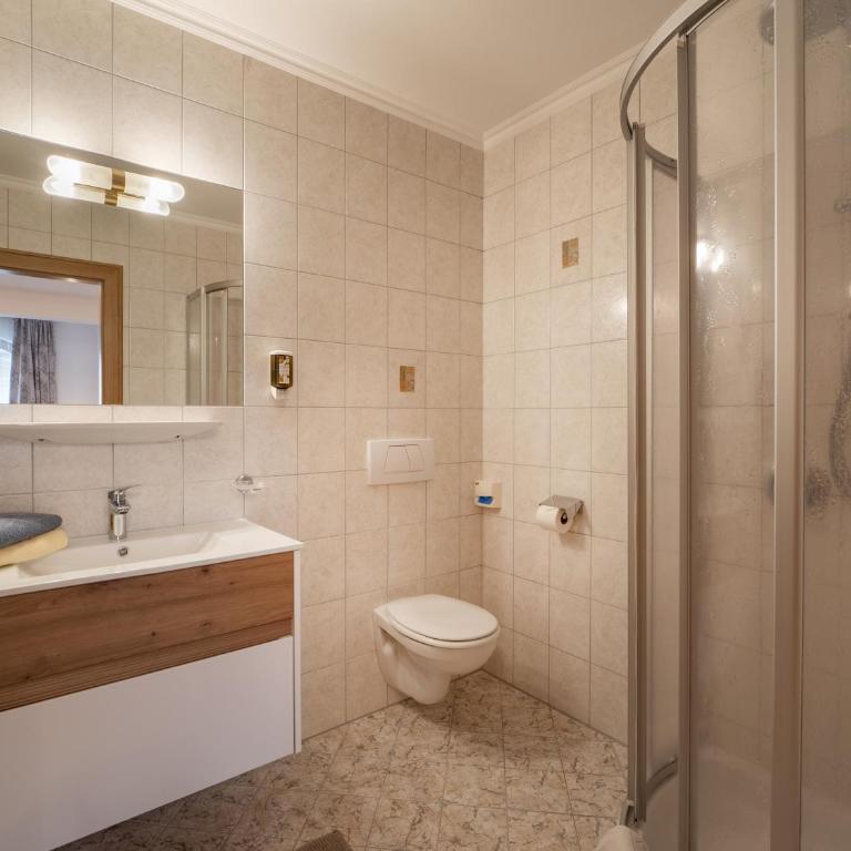 Hotel Garni Ferienhof - Deluxe Zimmer mit Schlafsofa - 12