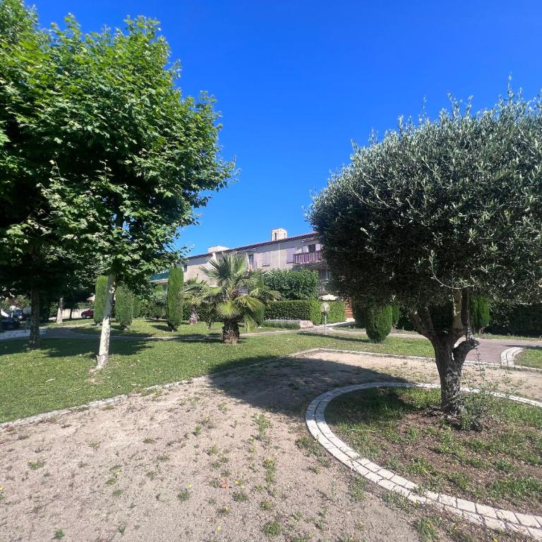 Appartement T2 avec jardin privé, piscine et barbecue - Appartement 1 Chambre - 14