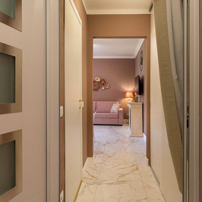 Emerald Suites - One-Bedroom Apartment - 4