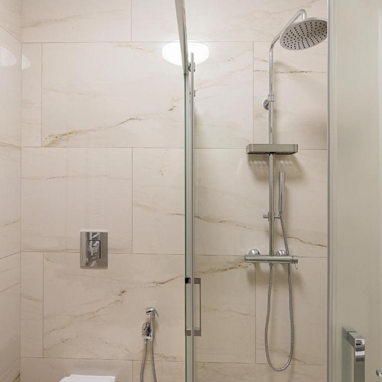 Emerald Suites - One-Bedroom Apartment - 19