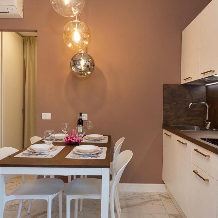 Emerald Suites - One-Bedroom Apartment - 7