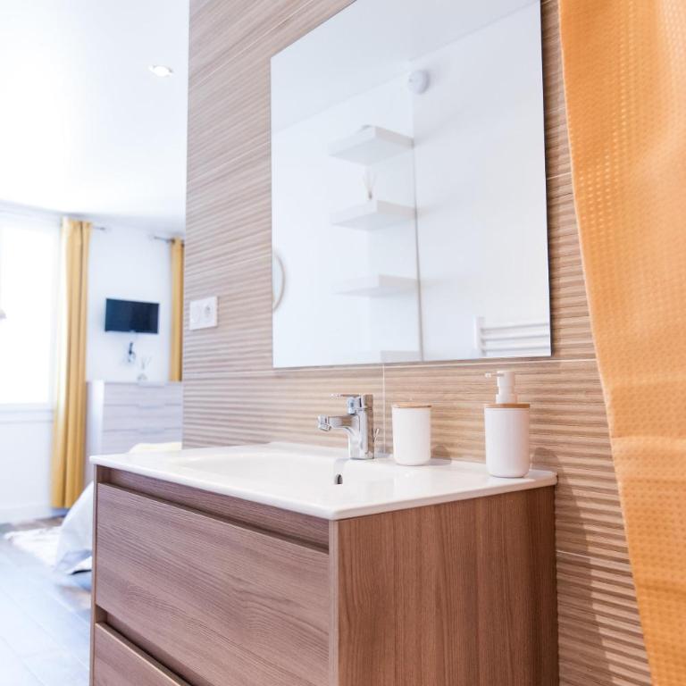 **Auberge de l'Aude** - Grande Chambre Double - 7