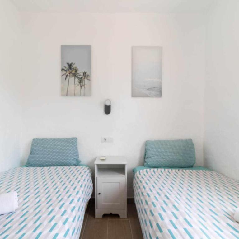 Sunset Bungalow - Three-Bedroom Apartment - 33