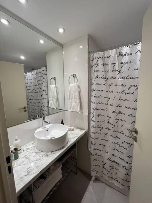 Departamento increíble en Av. Libertador, Belgrano - Estudio Deluxe con cama grande - 8