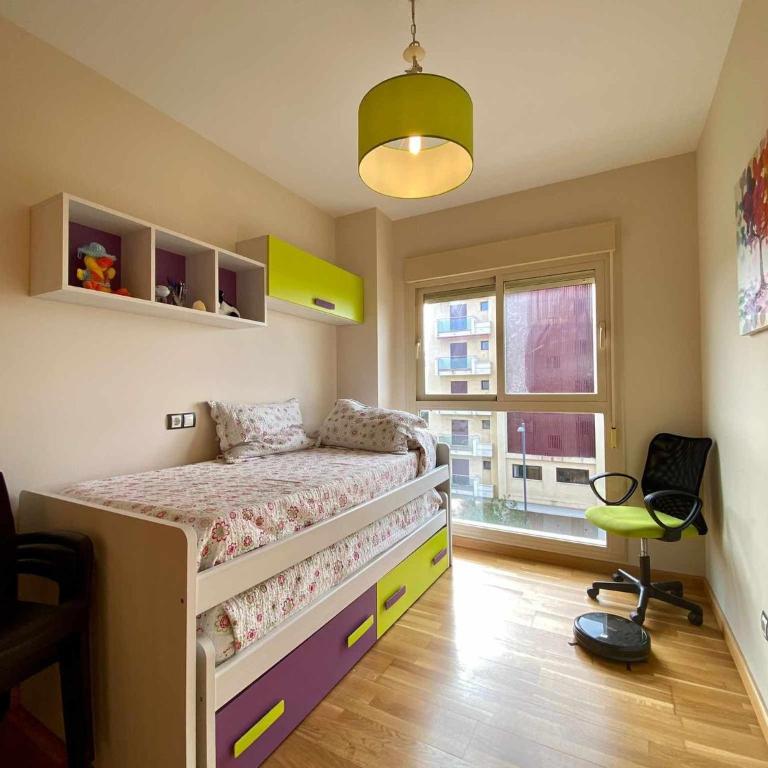 A&N Spacious Beach Apartment with Pool & Parking - Three-Bedroom Apartment - 5