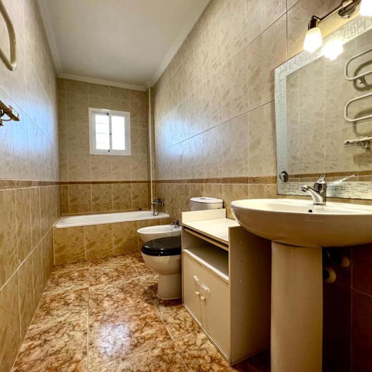 Charming 2-Bed House in Torrevieja - Casa - 15