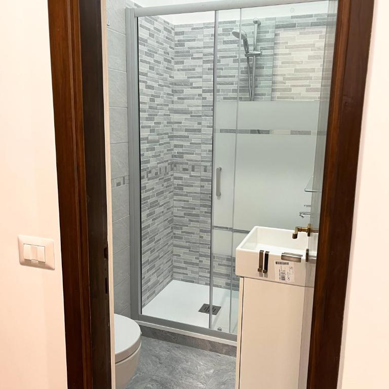 Torlonia Rooms - Camera Matrimoniale con Bagno Privato Esterno - 6