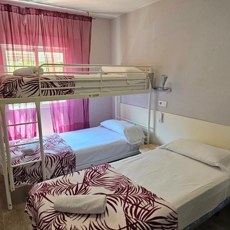 Hostal La Cabaña - Habitación Triple - 15